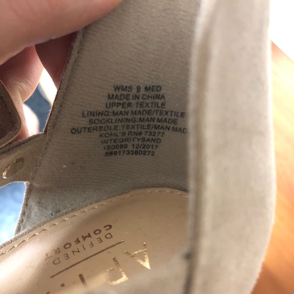 Apt. 9 heels, only warn once! - Picture 3 of 3